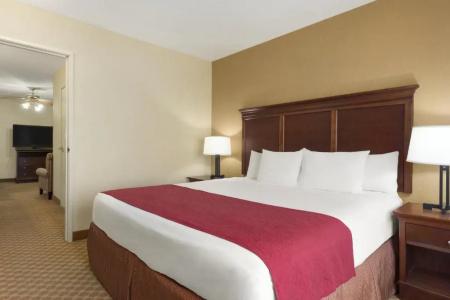 Country Inn & Suites by Radisson, West, KS - 98