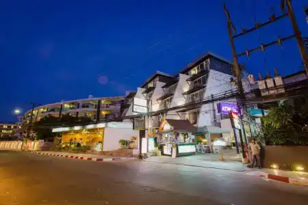 Destinaation Patong Boutique by the sea - 27
