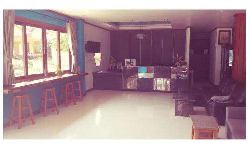 Tawan - 16