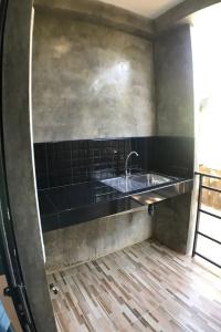 Ban Roojai - 22