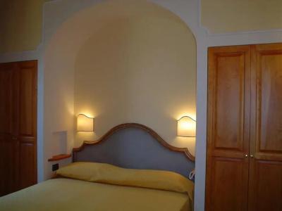 Petit Chateau - 6