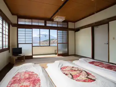 OYO Ryokan Lakeside Inn Fujinami Yamanakako - 1