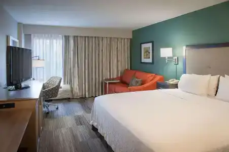 Hampton Inn New Orleans/St.Charles Ave - 53