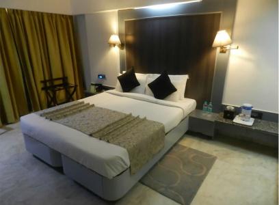 The Emerald & Executive - 16