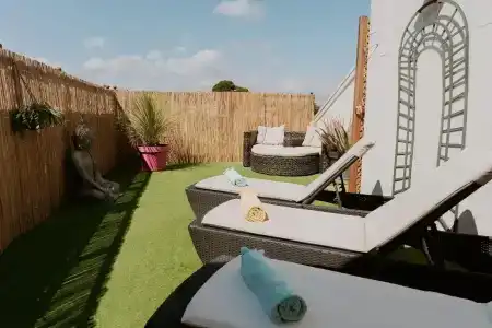 Hôtel Le Petit Castel - 18