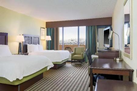 Hampton Inn - 112