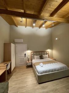 Rias Penthouse Suites - 202