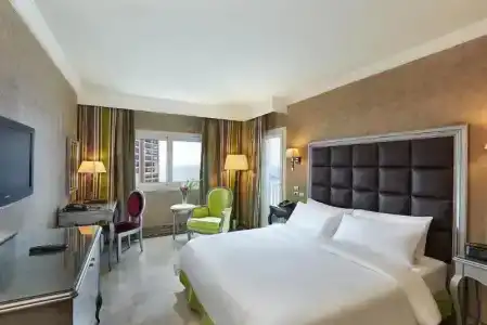 Hilton Alexandria Corniche - 74