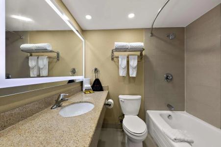 Best Western Plus North York & Suites - 7