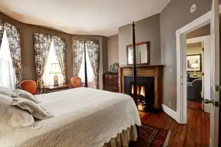 200 South Street Inn - 82