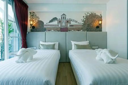 White Ivory Bed And Breakfast - 71