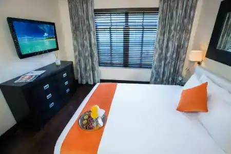 Lincoln Arms Suites - 56