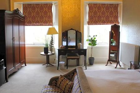 24 Royal Terrace - 48