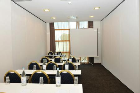 Axis Porto Business & Spa - 16