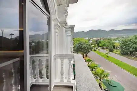 Crown Nguyen Hoang - 80