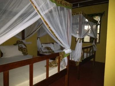 Mnana Beach Bungalows - 3