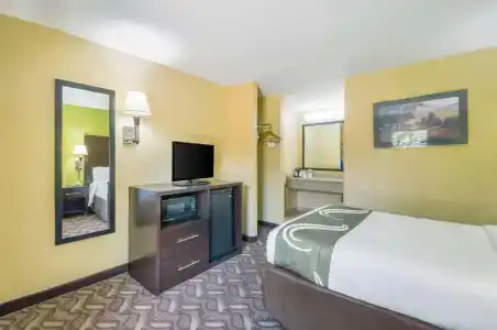 Quality Inn-Central Park Area - 64
