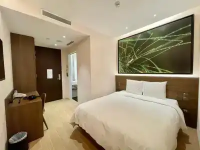 Lion Peak Raffles - Staycation Approved - 87