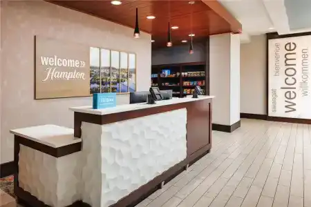 Hampton Inn & Suites/Hamilton Place - 28