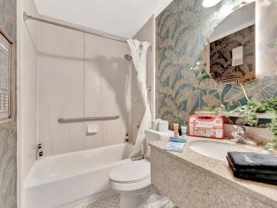 DoubleTree by Hilton Tampa Rocky Point Waterfront - 30