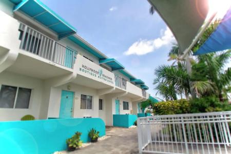 Hollywood Beachside Boutique Suite - 17