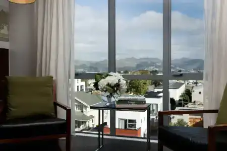Rydges Latimer - 113