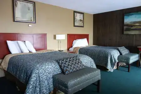 Cabana Inn - - 5