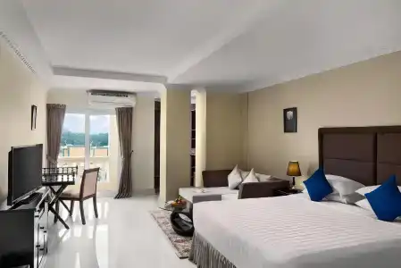 Palace Gate & Residence - 4