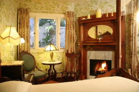 Martine Inn - 64