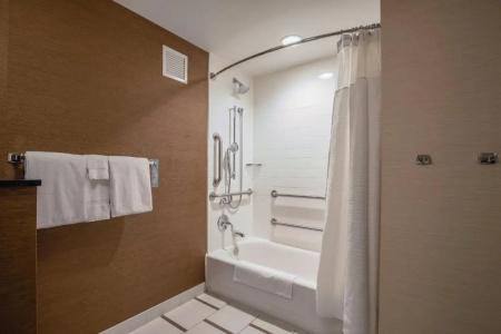 Fairfield Inn and Suites Chicago Downtown-River North - 29