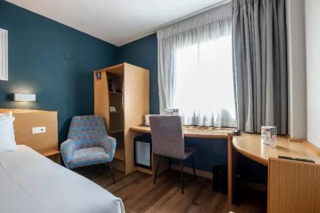 Travelodge Alicante Puerto - 67