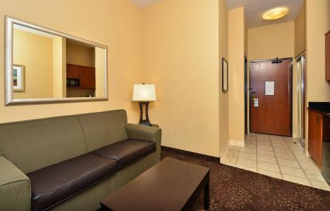 Holiday Inn Express Vancouver North - 12