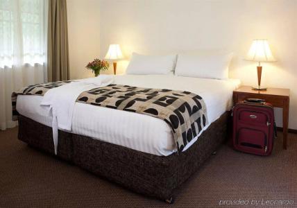 Rydges - 28