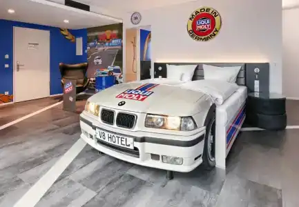v8 Classic Motorworld Region Stuttgart - 157