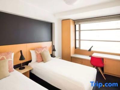 ibis World Square - 40