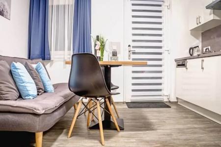 Sunny Straubing - 40