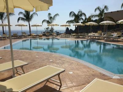 Blue Bay Resort - 9