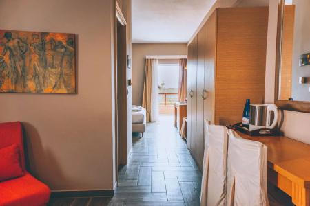 Apollo Resort Art - 110