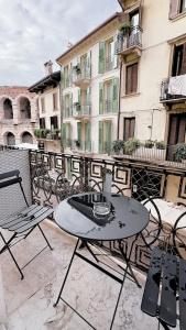 Truly Verona - 200