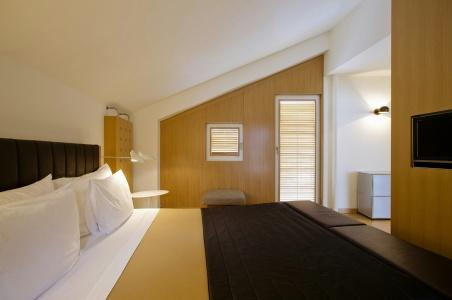 The Omnia - 26