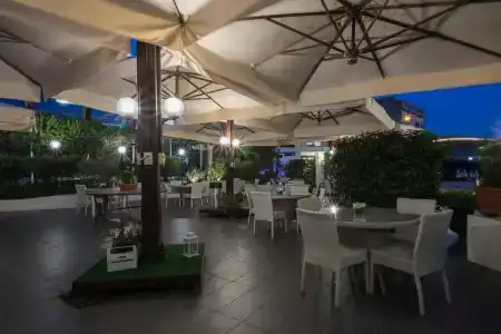 Magri's - 17