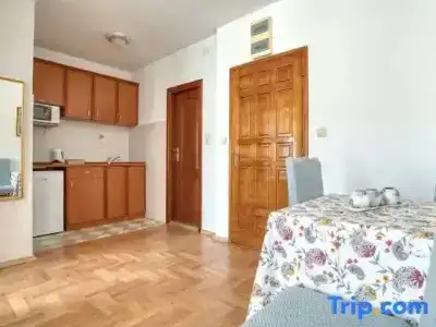 Elena - 277
