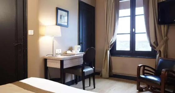 Best Western Le Cheval Blanc -Centre- Vieux Port - 72