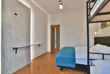 UPstairs Apart - Hostel - 1