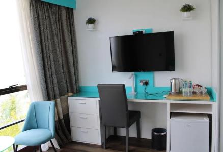 The Hive Beach - 24