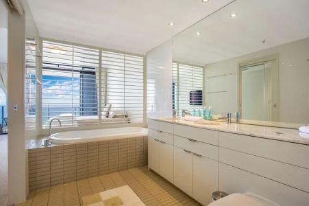 Ultra Broadbeach - 170