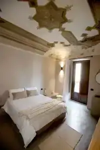 Casa Nostra Luxury Suites - 35