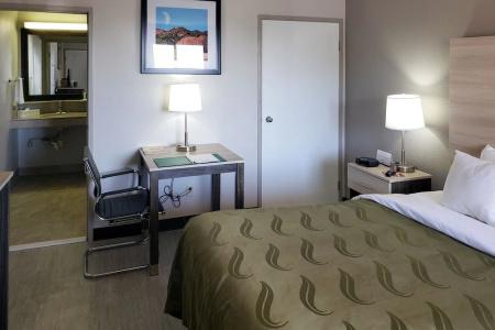 Quality Inn Airport East - 52