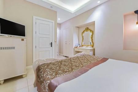 Elegance East - 26