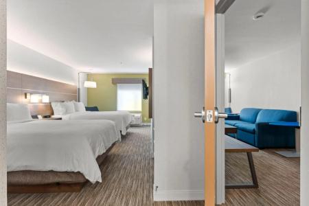 Holiday Inn Express and Suites, an IHG - 2